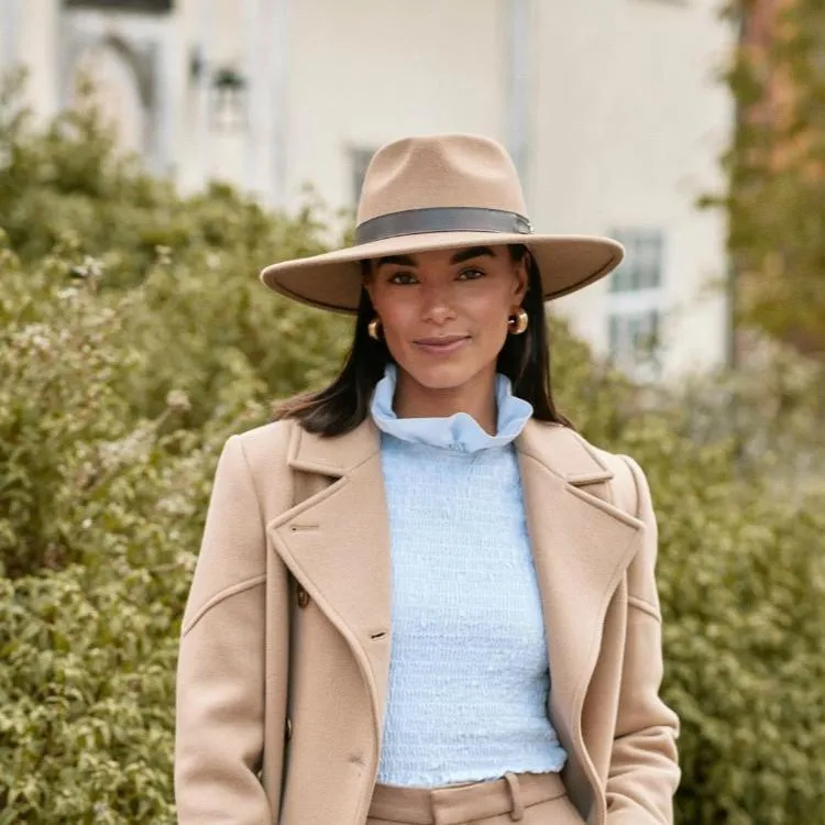 Hicks & Brown x Fairfax & Favor - The Halesworth in Camel