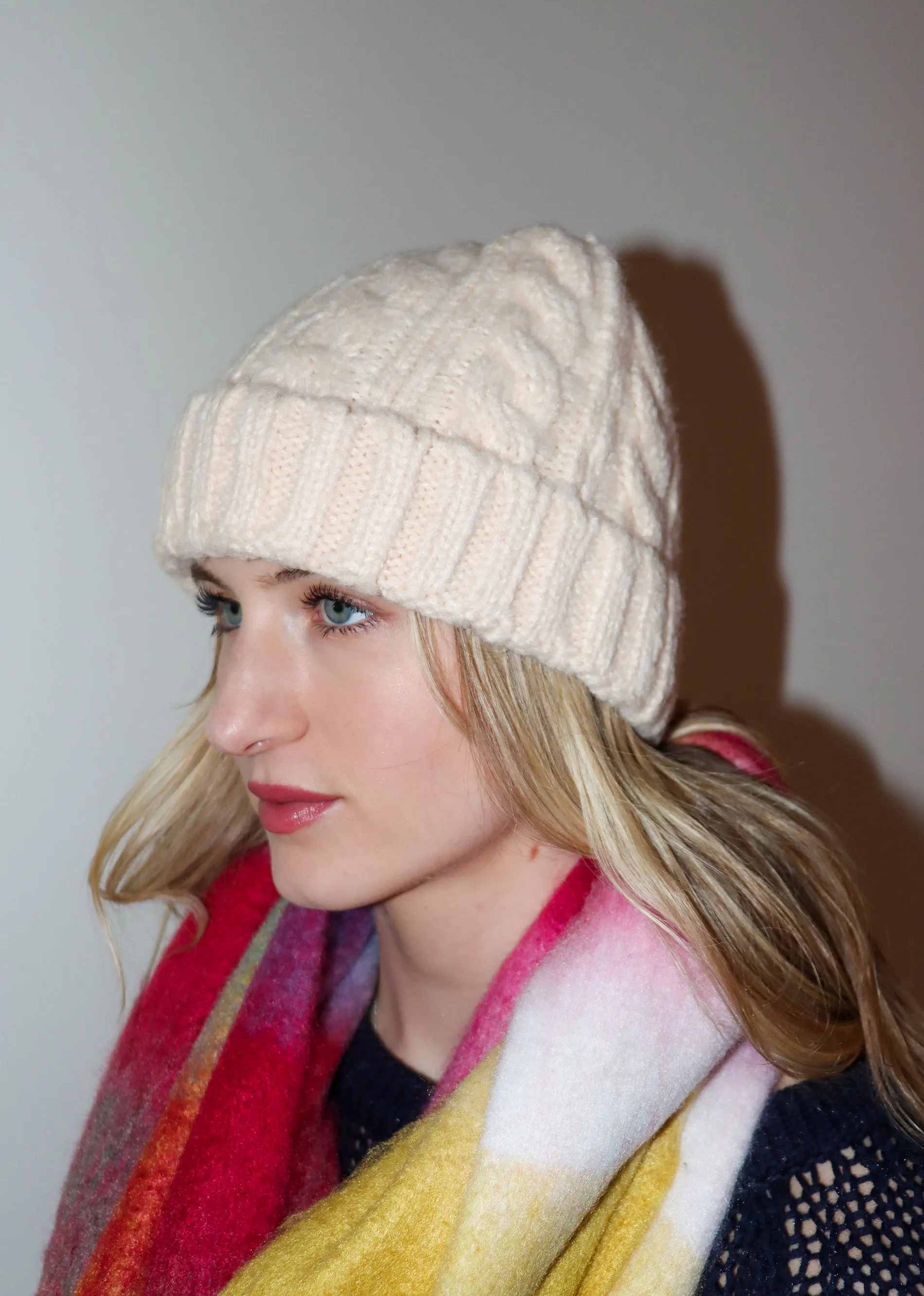 I Wanna Know Beanie ★ Cream